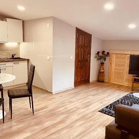 Apartment Stylish 2 Bedrooms *